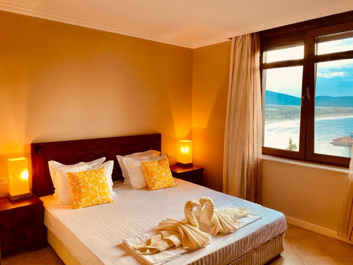 Santa Marina 2-Bedroom Apt. W/ Sea View + Terrace ソゾポル エクステリア 写真